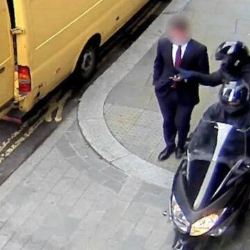 Theft going on in board day light