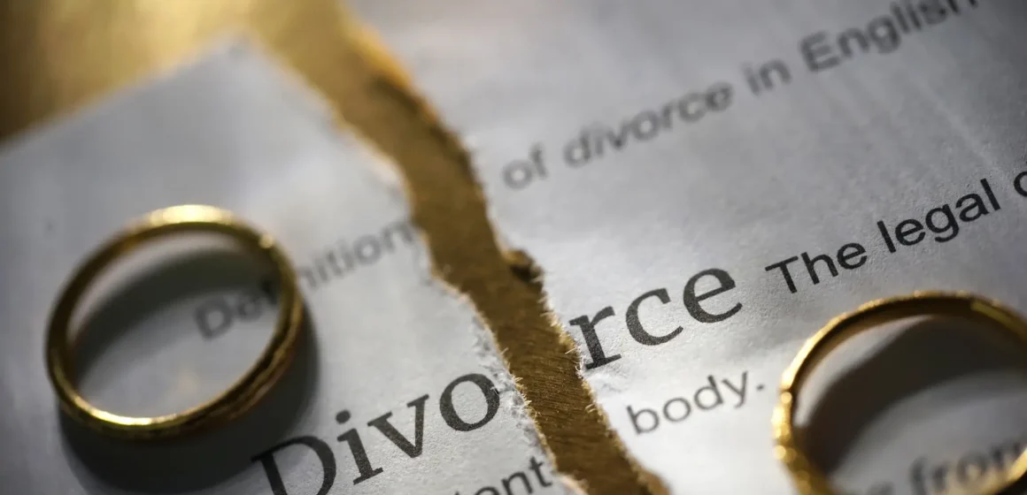 From Love to Loss: Why Young Couples Divorce by 30