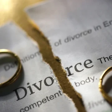 From Love to Loss: Why Young Couples Divorce by 30