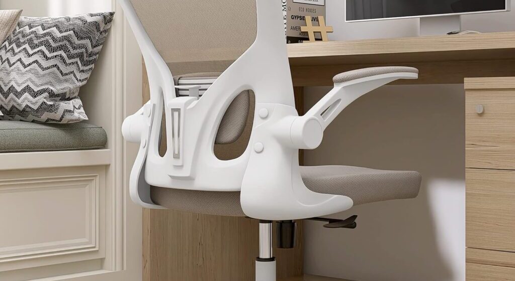 7 Office Accessories You Need to Build a Comfortable Workspace