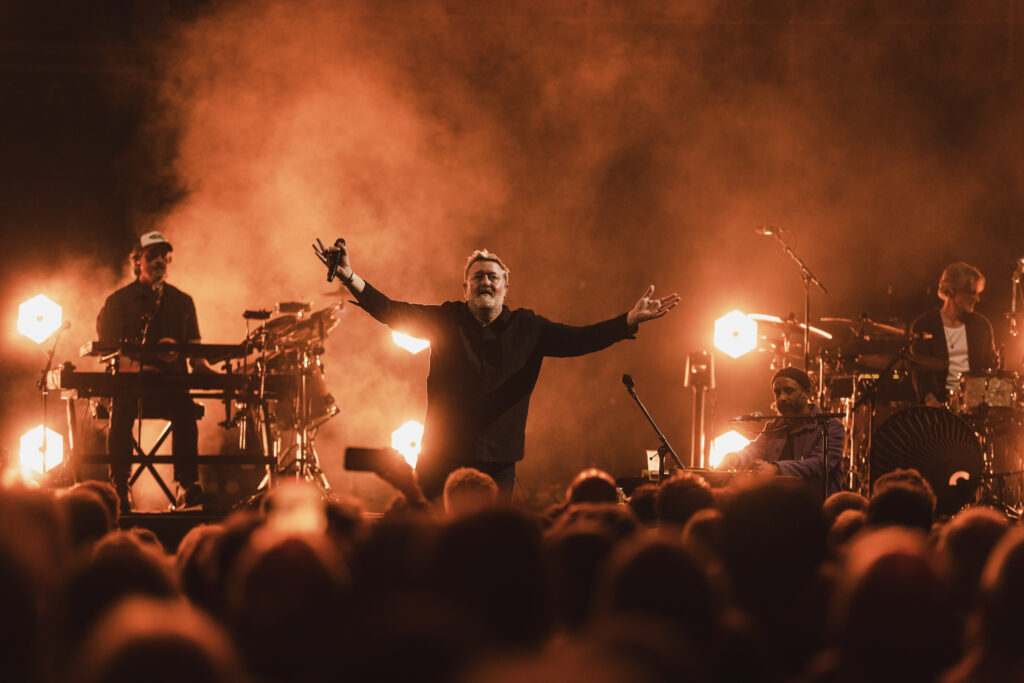 Photograph of Elbow performing at the Royal Albert Hall. 